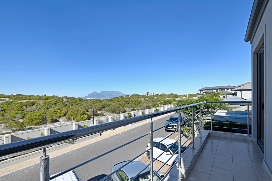 To Let 2 Bedroom Property for Rent in Big Bay Western Cape